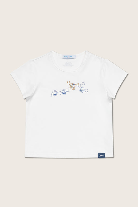 (Pre-order) Aim Higher Club | Cinnamoroll Jumping on the Cloud Embroidery Women Basic Tee/ White