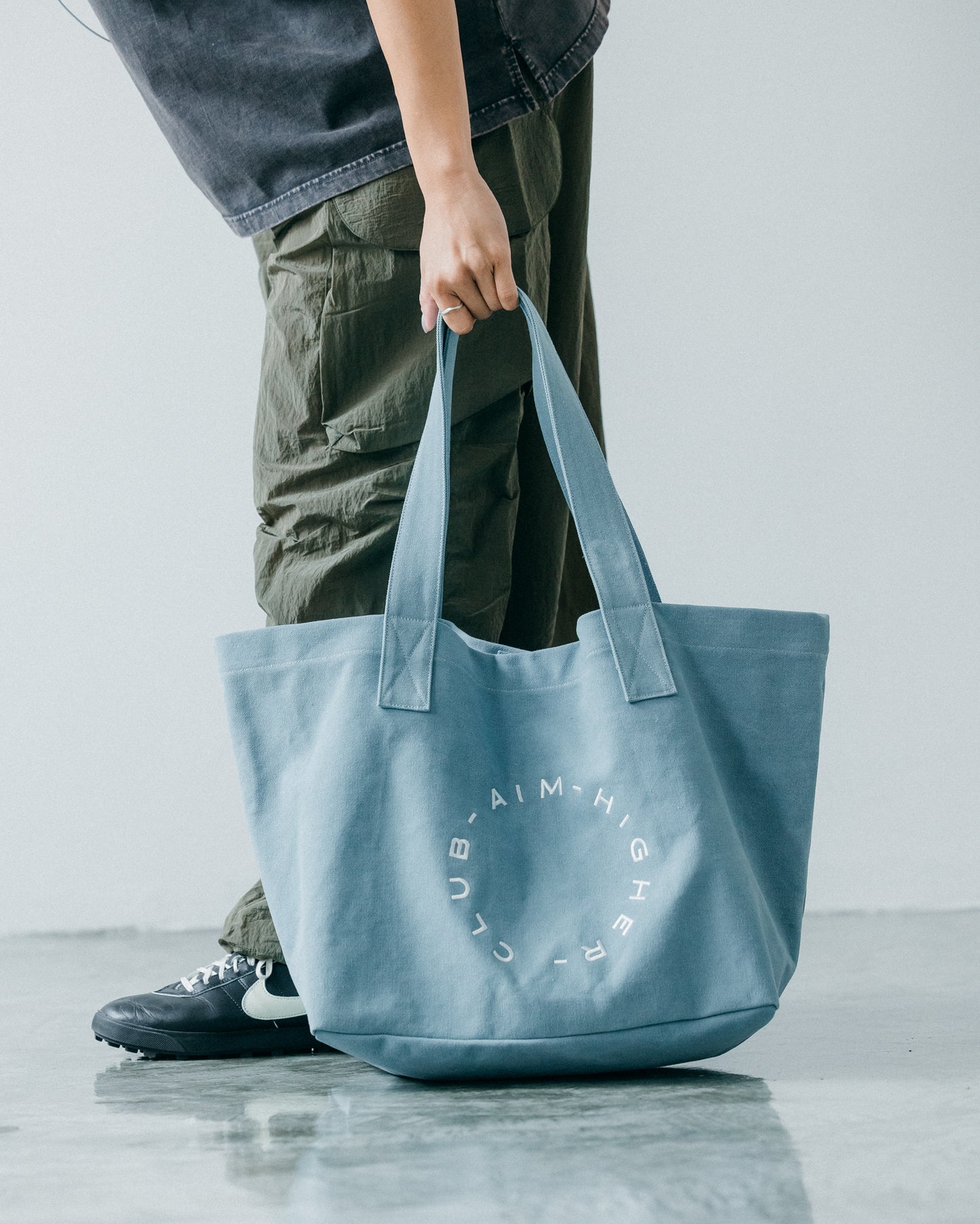 Aim Higher Club Tote Bag/ Water Blue