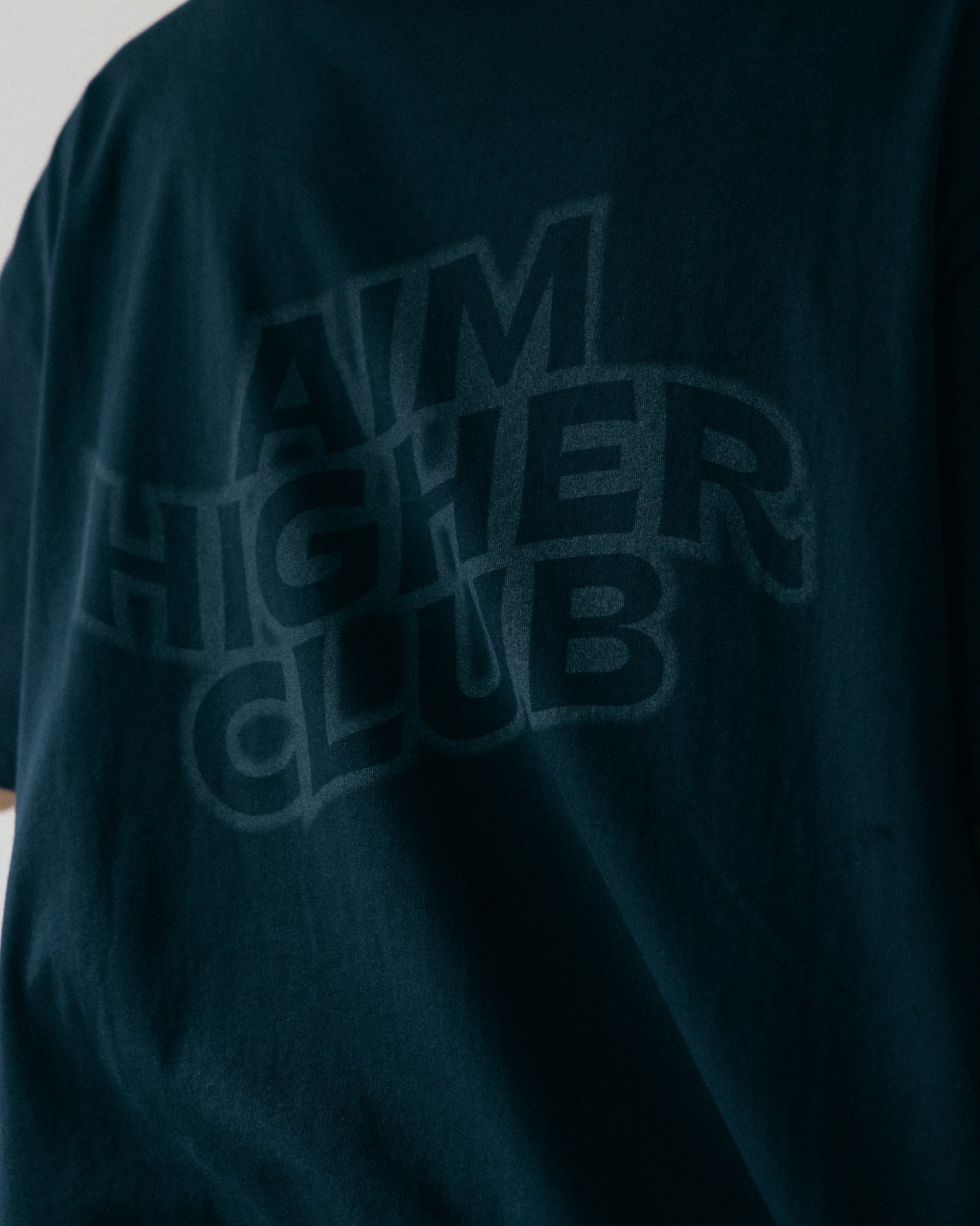 Aim Higher Club Wave Logo Tee/ Navy
