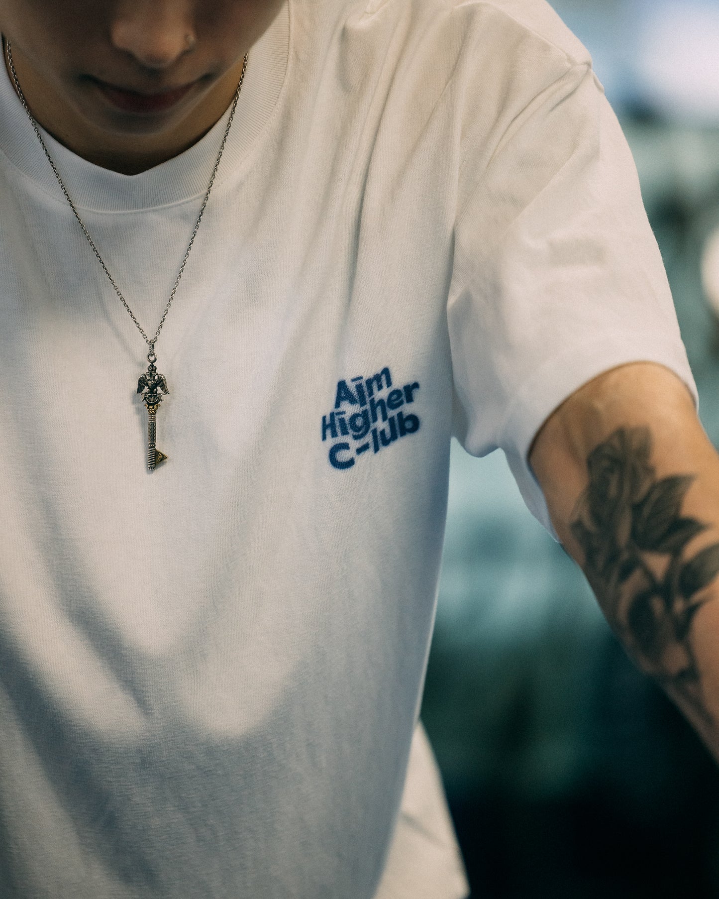 Aim Higher Club Unisex Retro Oval Logo Tee/ Off White