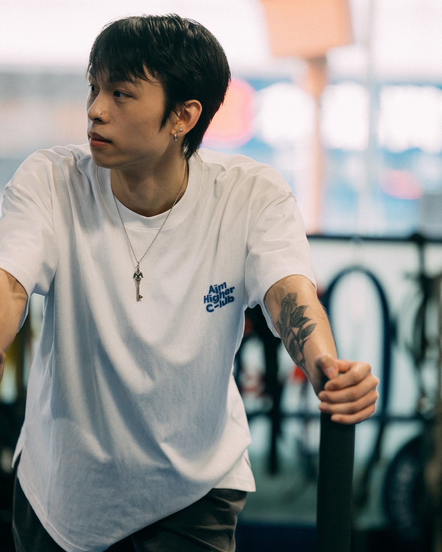 Aim Higher Club Unisex Retro Oval Logo Tee/ Off White