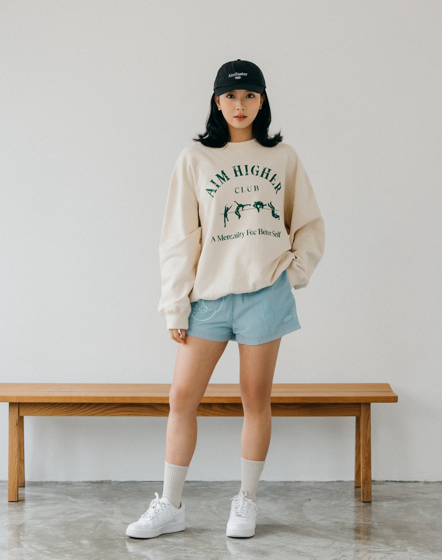 Aim Higher Club Light Sweater/ Cream