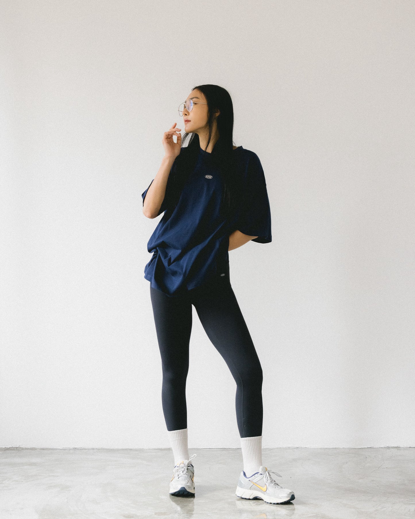Aim Higher Club Logo Motion Tee/ Navy