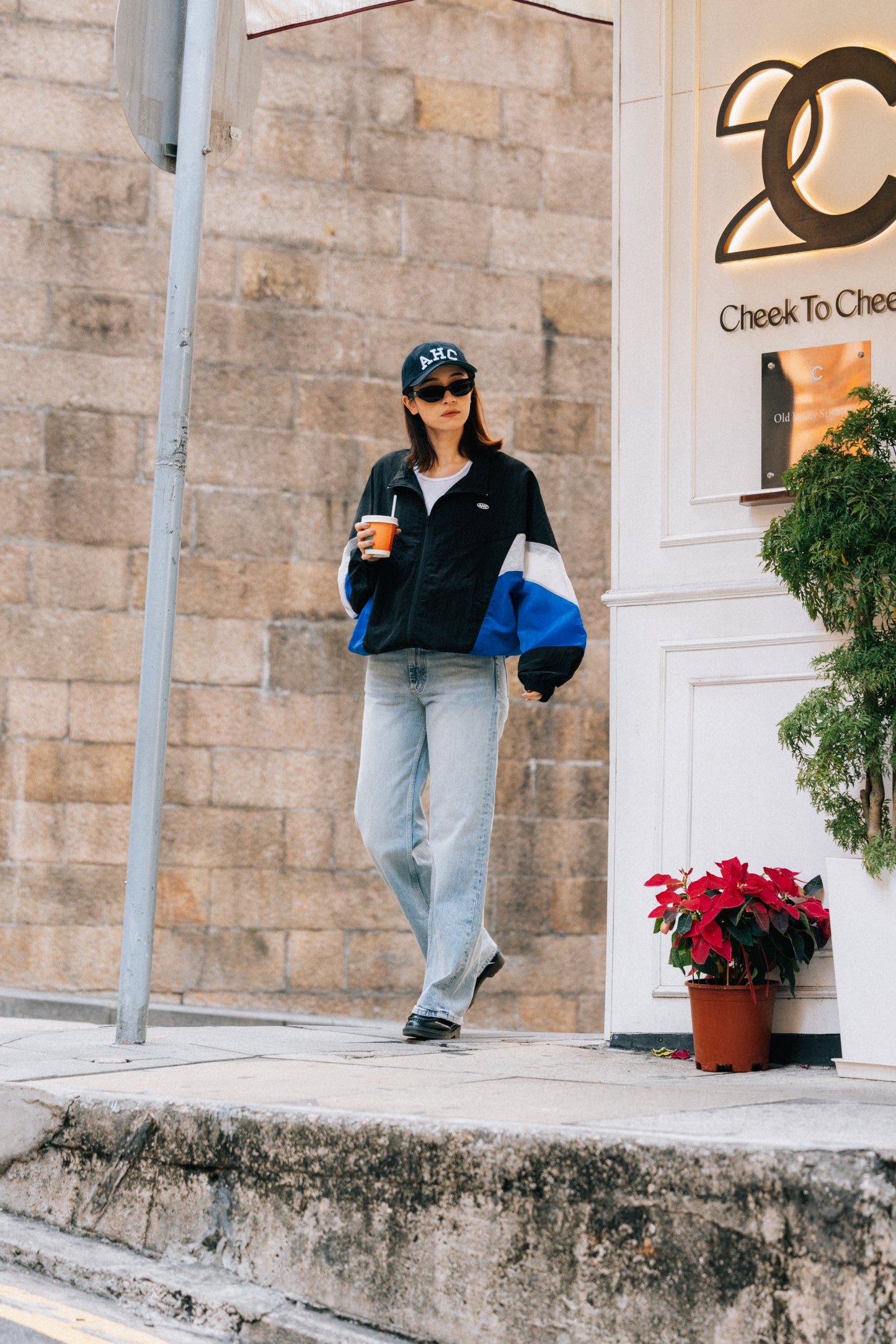 Aim Higher Club 3-Color Tone Classic Windbreaker/ Black-Dazzling Blue