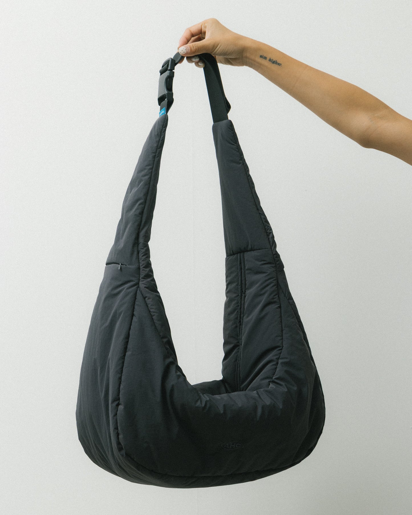 Aim Higher Club Lunar Puff Bag/ Dark Grey