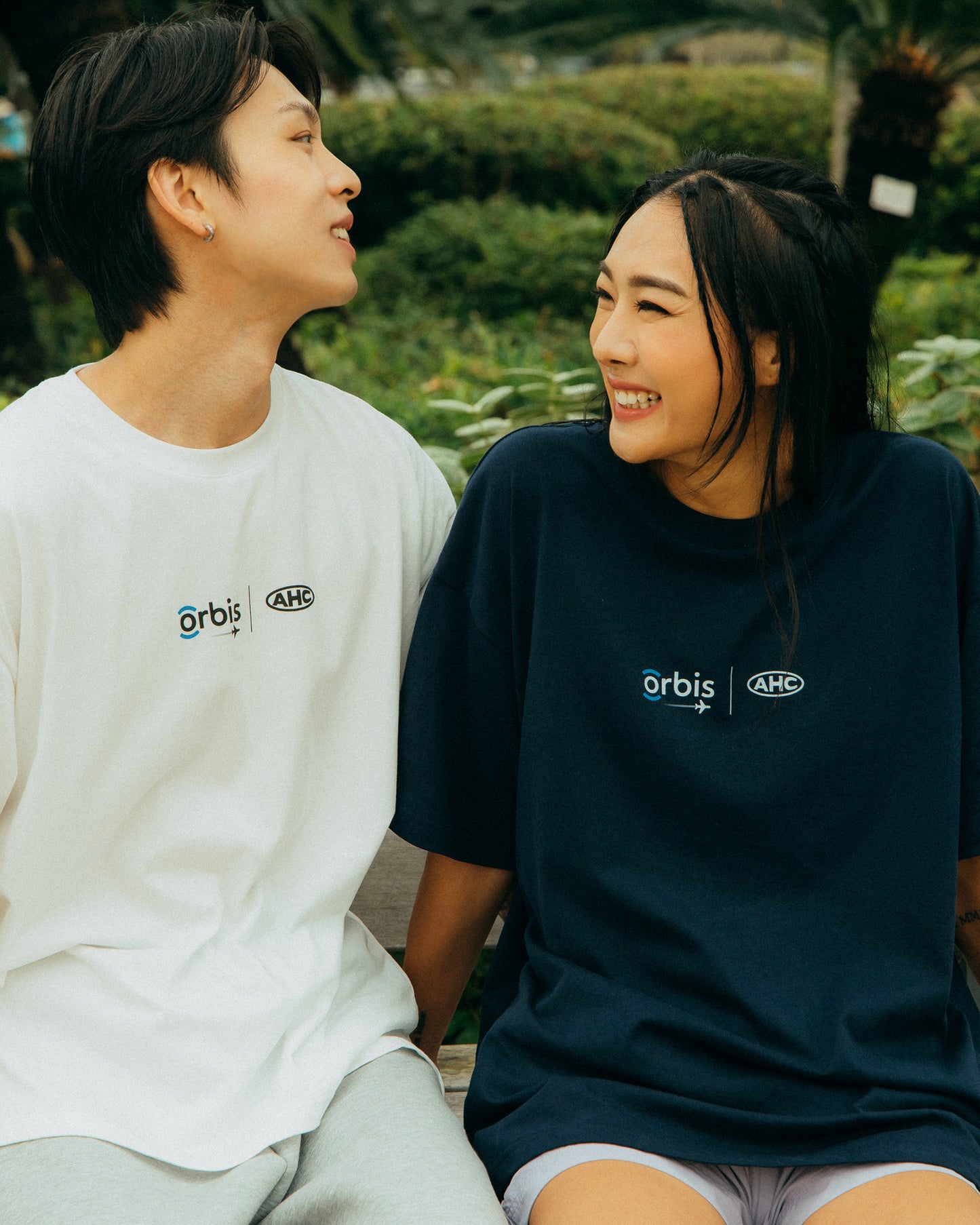 Aim Higher Club × Orbis Clarity Brings Courage Unisex Logo Tee/ White